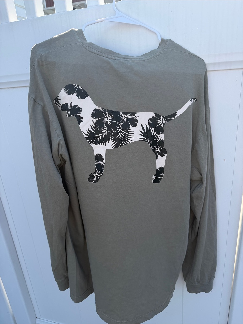 PINK Victoria's Secret Olive Long Sleeve V‑Neck Tee with Pocket Dog Graphic